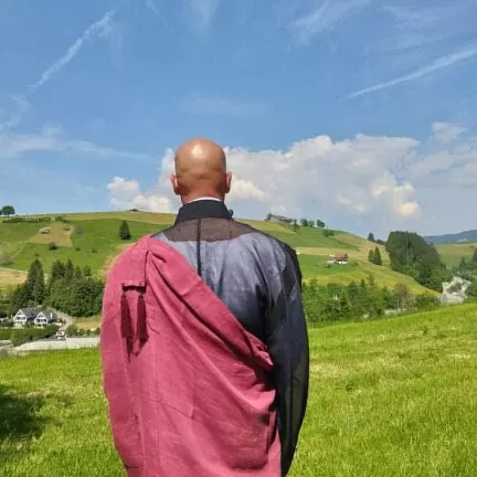 Bennau Einsiedeln Trauerredner und Abschiedsredner für die Beerdigung - Zen Meister Vater Reding