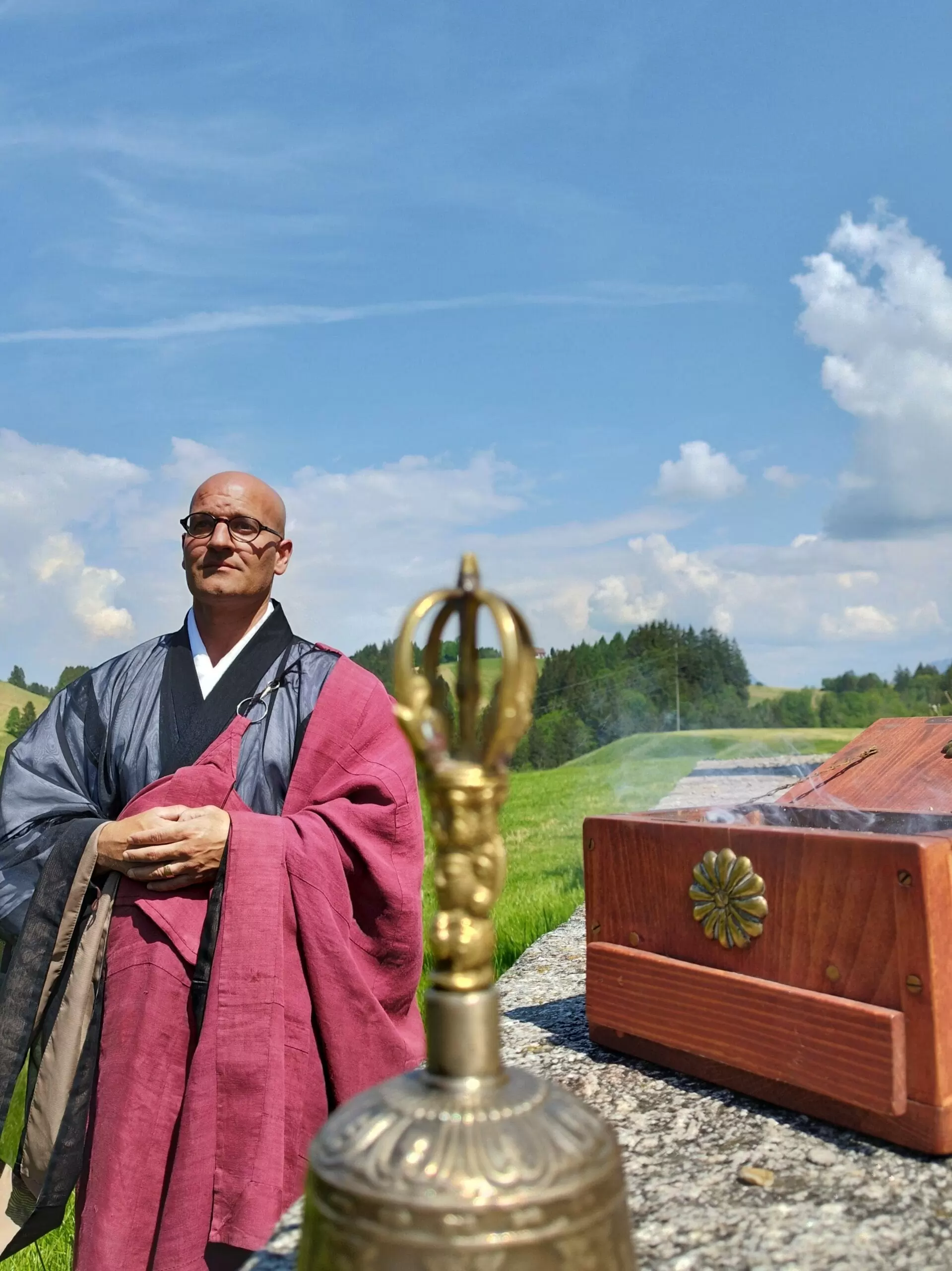 Bennau Einsiedeln Trauerredner und Abschiedsredner für die Beerdigung - Zen Meister Vater Reding